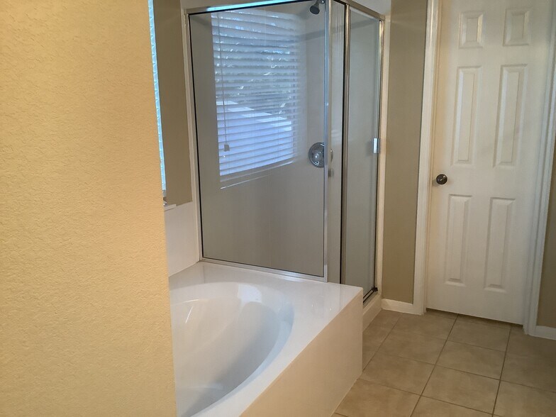 Building Photo - 3800 Veiled Falls Dr