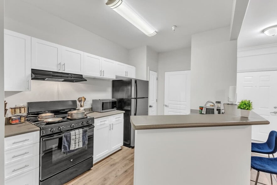 Building Photo - 7612 Almaden Way