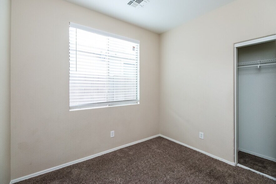 Building Photo - 6639 S 17th Ave