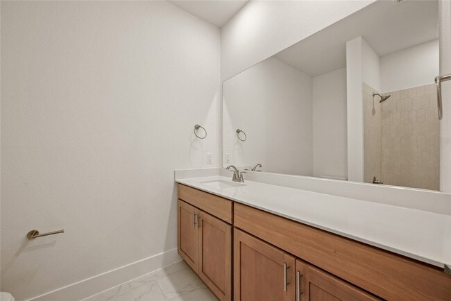 Building Photo - 9613 Dahlia Blvd