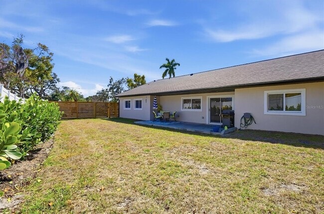 Building Photo - 5247 Carmilfra Dr