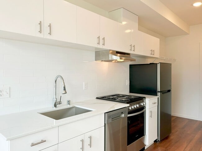 Interior Photo - Vue on Harvard