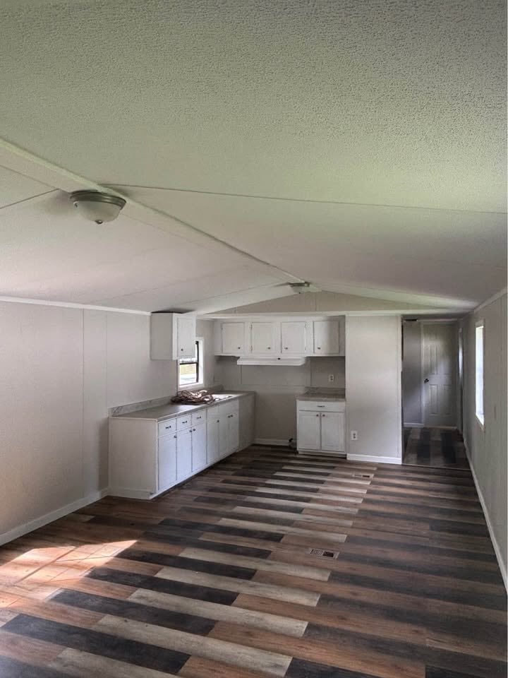 Building Photo - 103 Amberwood Ln