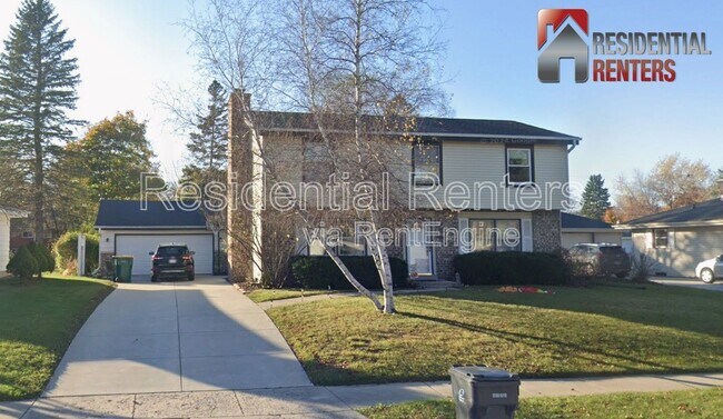 Primary Photo - 257 S Regis Rd