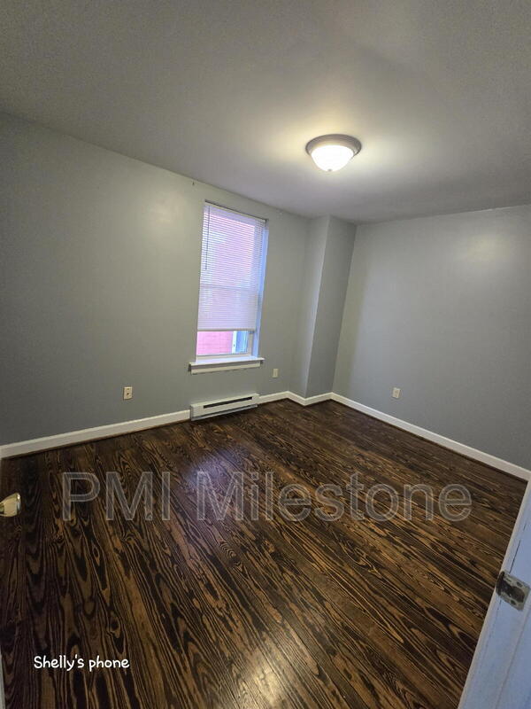 Building Photo - 721 2nd St