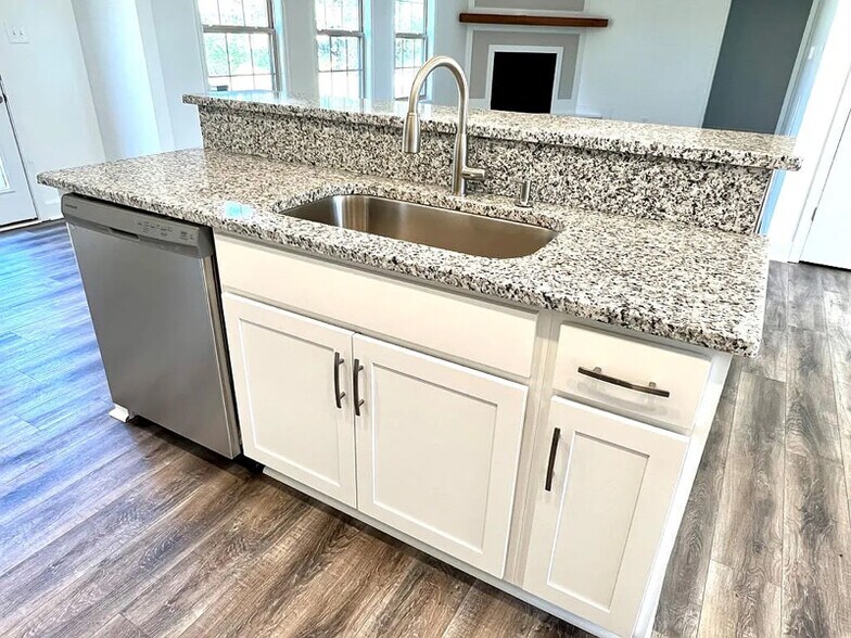 Building Photo - 122 Ted's Trail