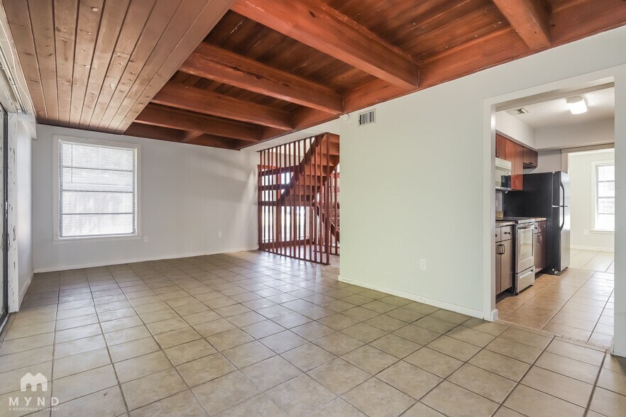 Building Photo - 6822 Oakdale Dr