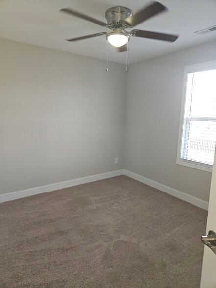 Building Photo - 2123 Blue Bonnet Cir