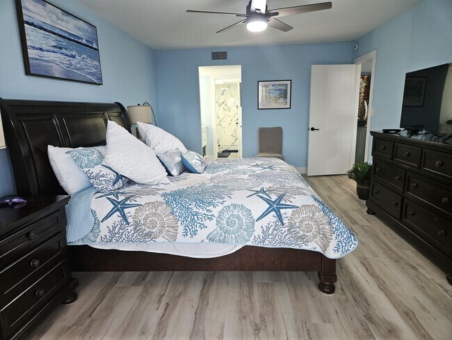 Building Photo - NEW RENOVATED SUNTIDE A BEACH CONDO