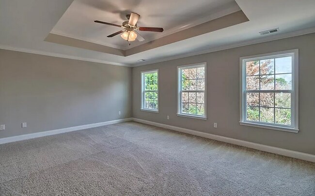 Building Photo - 5 Bedroom 2000 Square Ft Home at Village a...