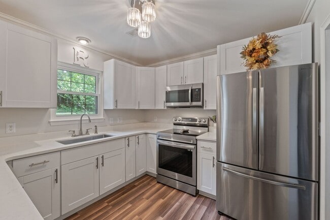 Building Photo - 3Bed/2Bath Lake Monticello Rental