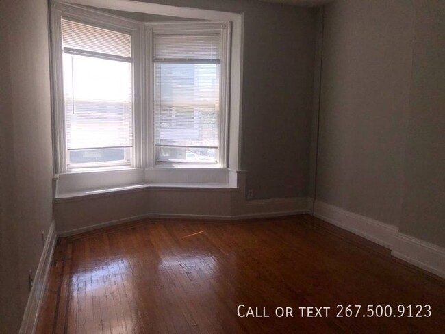 Building Photo - Great Location. Cozy 2 bedrooms.  Walk to ...