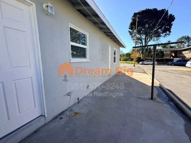Building Photo - 1365 Stillman Ave