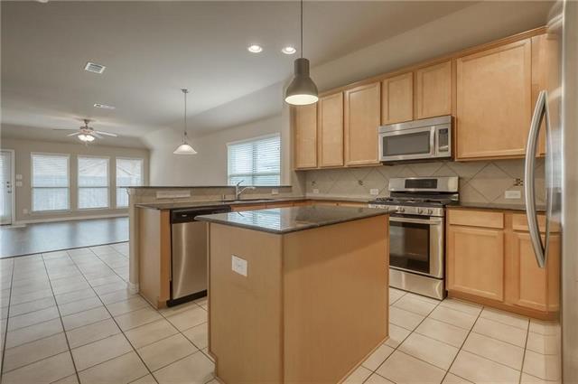 Building Photo - 817 Silver Moon Dr