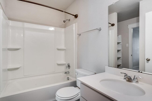 Building Photo - 505 Pearly Eye Dr
