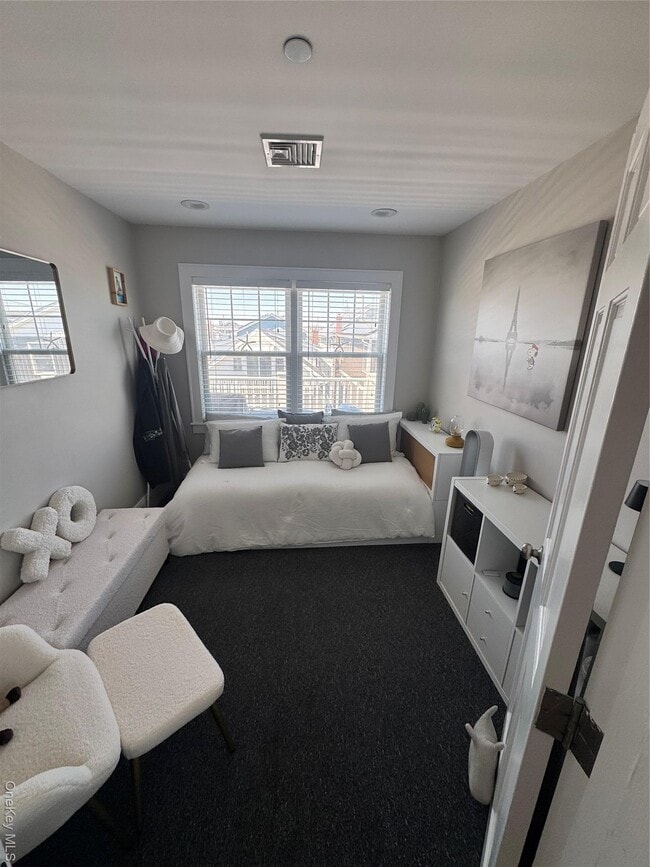 Building Photo - 102 Florida St