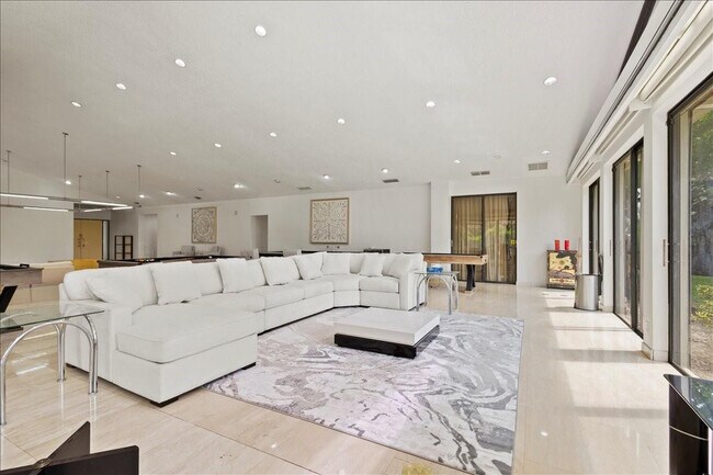 Building Photo - 5304 Woodlands Blvd