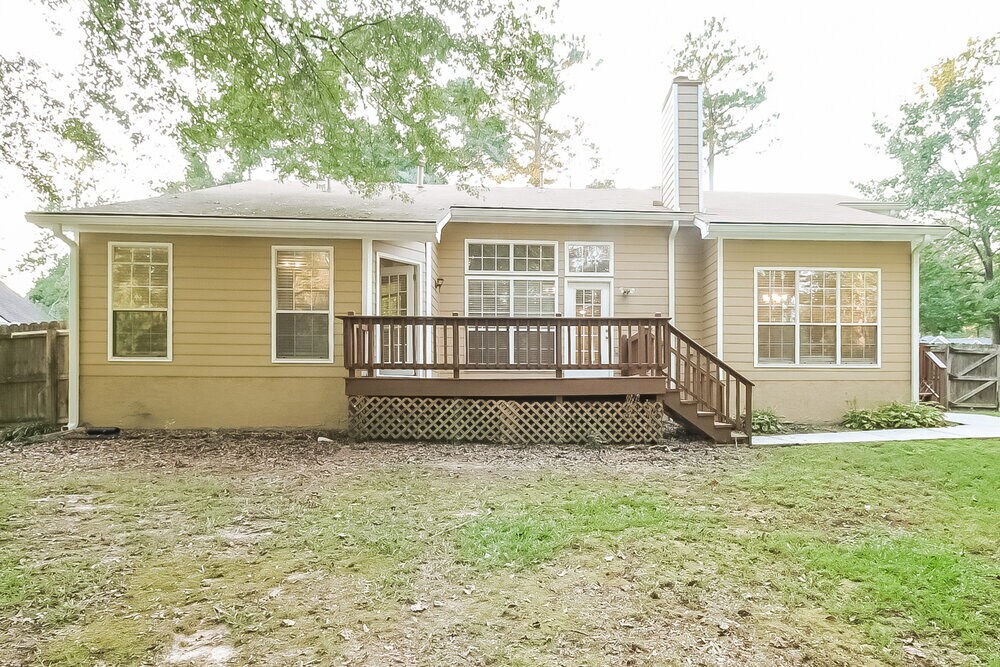 Building Photo - 10066 Point View Dr