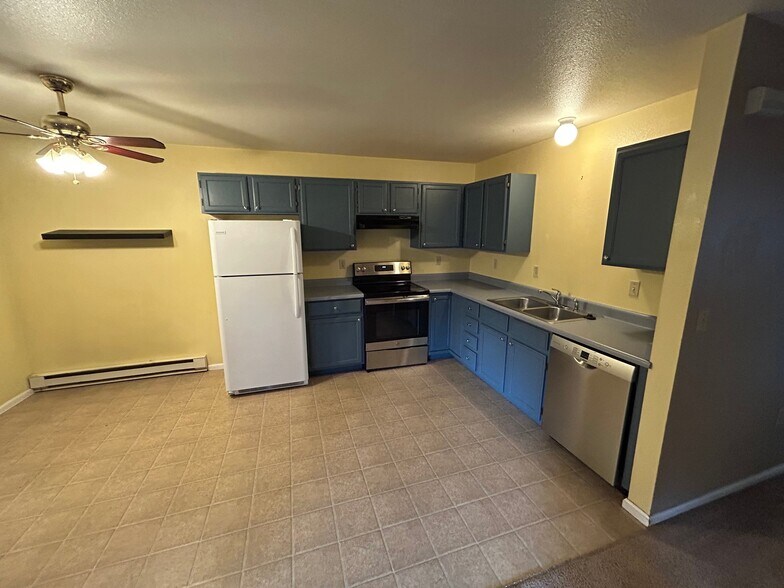 Building Photo - 1355 Cherry St