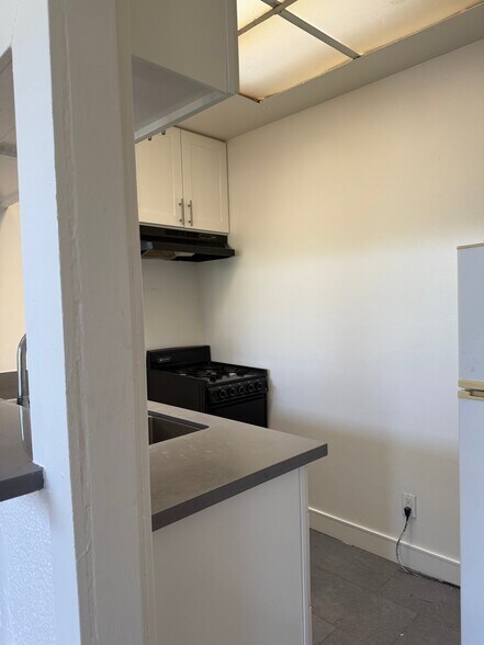 Building Photo - 1114 N Poinsettia Pl