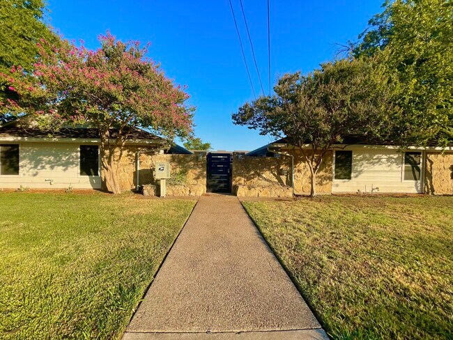Primary Photo - 1405 Speight Ave
