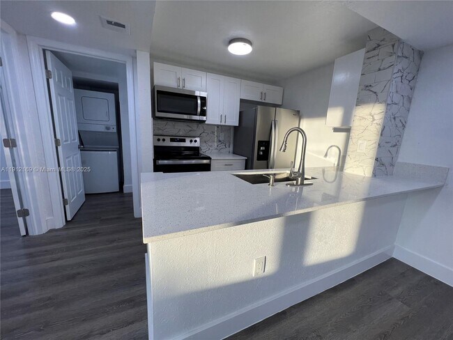 Building Photo - 8006 SW 149th Ave