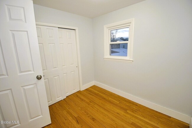 Building Photo - 83 Osborne Rd