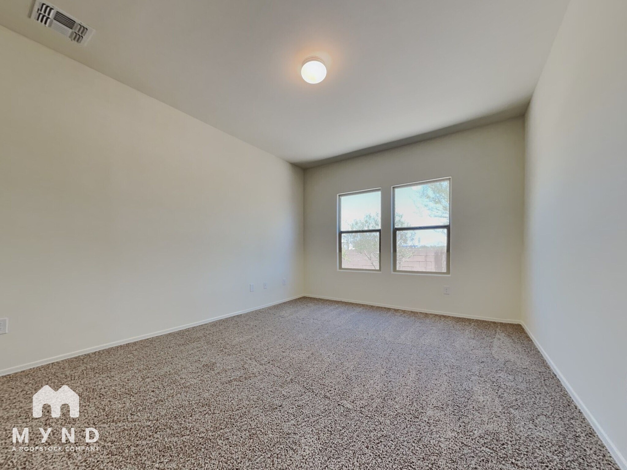 Building Photo - 2549 Calle Palta