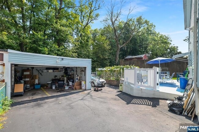 Building Photo - 25 Smith Ave