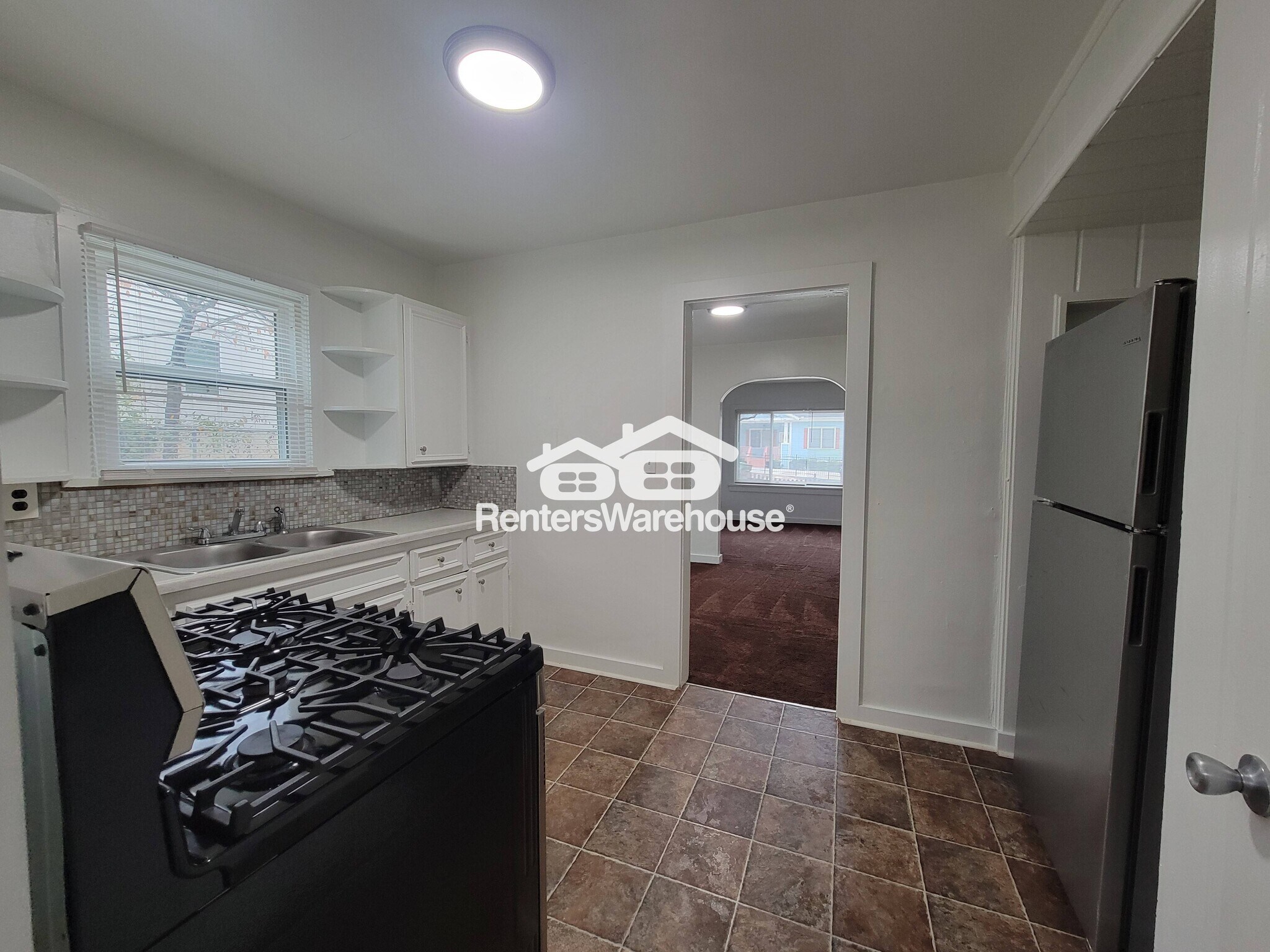 Building Photo - 1056 Regent St SW