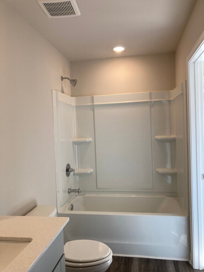 Building Photo - 354 Timberland Ave