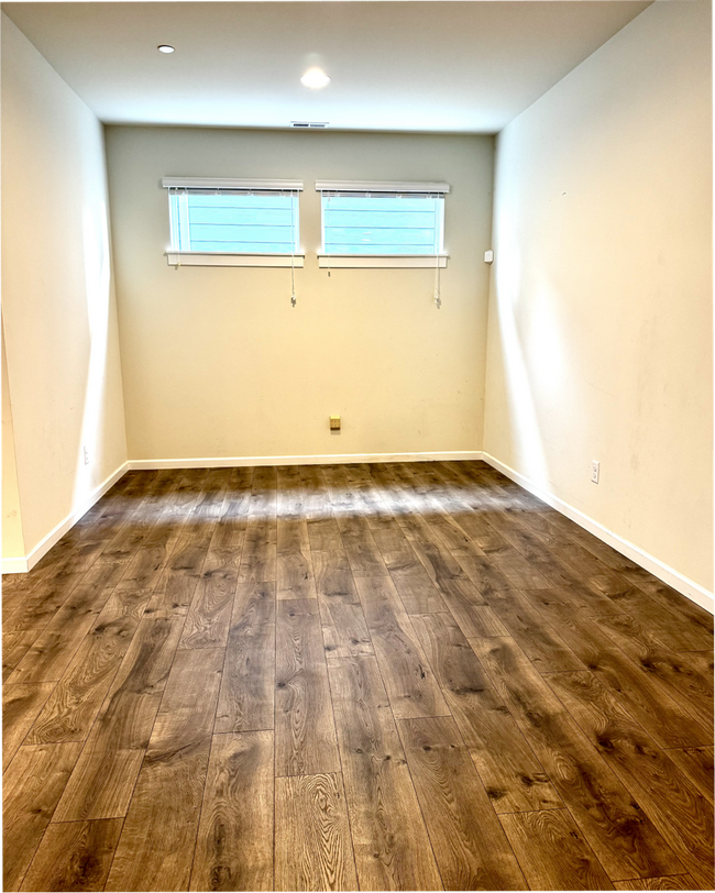 Building Photo - 5013 52nd Ave Ct W