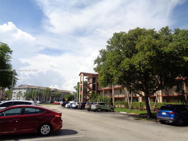 Building Photo - 901 SW 138th Ave