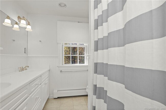 Building Photo - 202 S Bald Hill Rd
