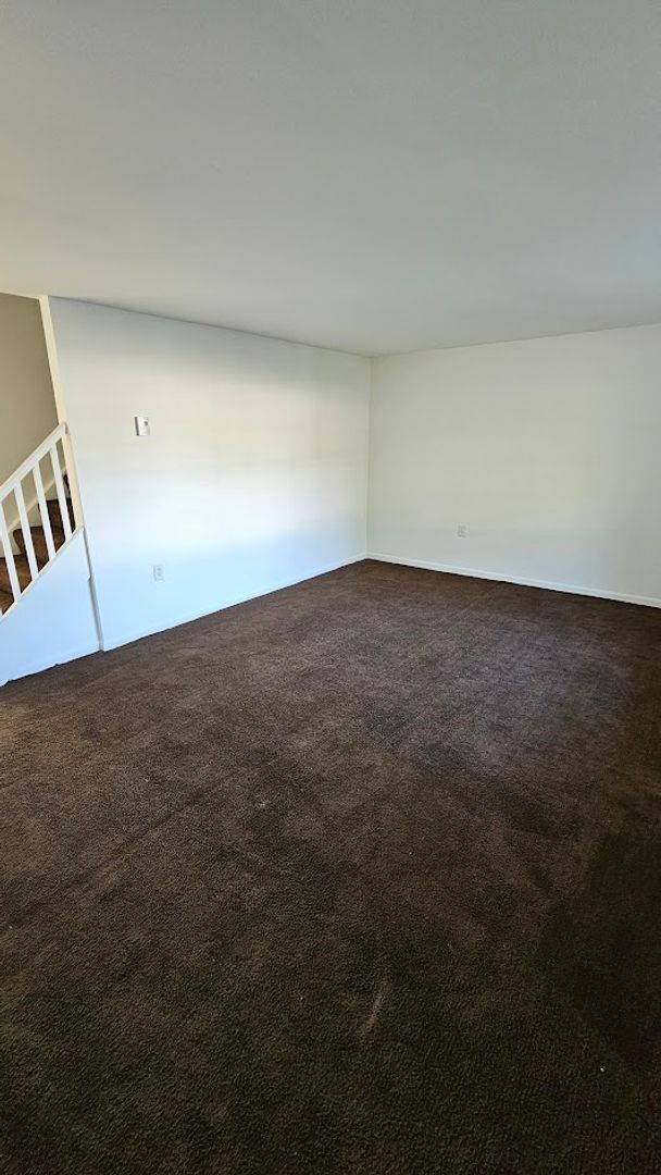 Building Photo - 173 Ashford Dr