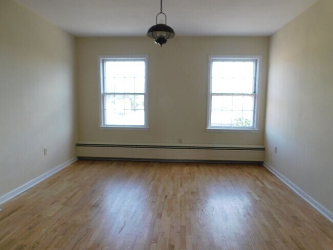 Building Photo - 113 W Boscawen St