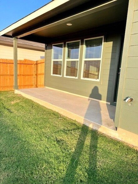 Building Photo - 469 Payton Dr
