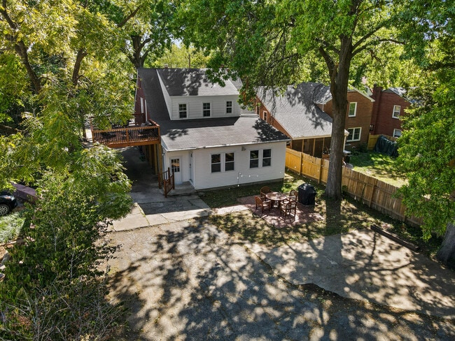 Building Photo - 113 Crestmere Ave