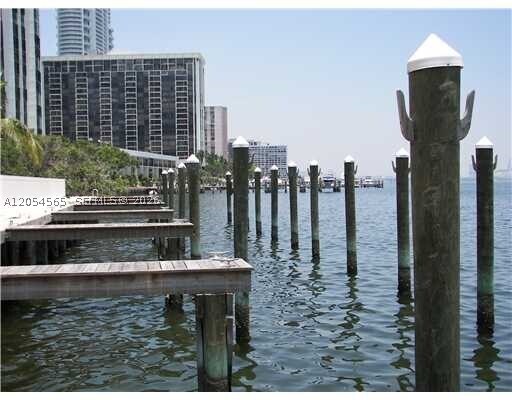 Building Photo - 2101 Brickell Ave