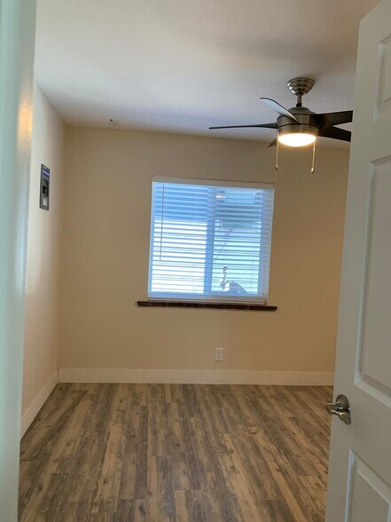 Bedroom - 1077 Colorado Blvd
