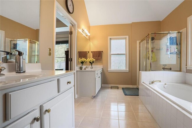 Building Photo - 2835 Olde Town Park Dr