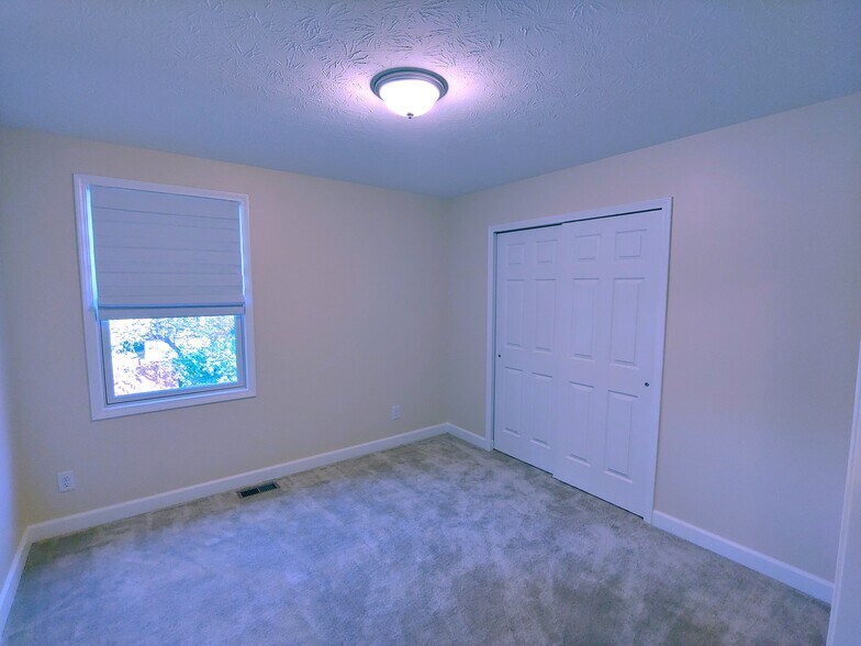 Room 2 - 7762 Knue Rd