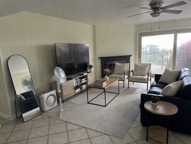 Building Photo - 2201 Saint Louis Ave