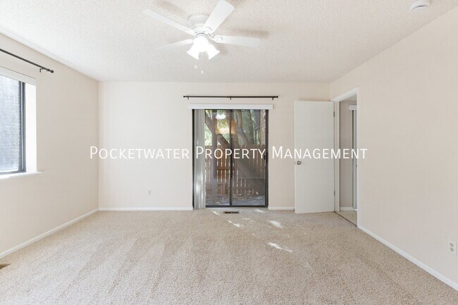 Building Photo - 6225 Willow Ln