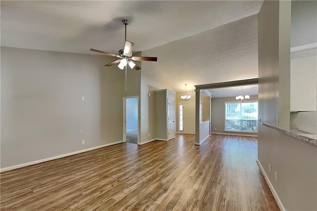 Building Photo - 263 Buckingham Dr