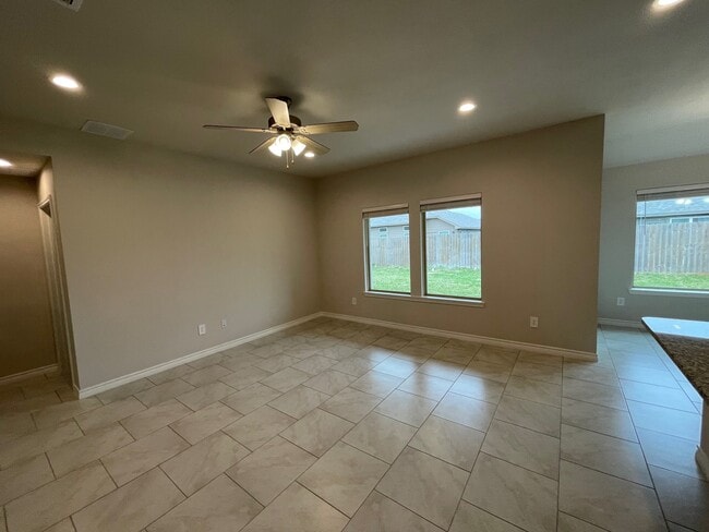 Building Photo - 7905 Schades Way