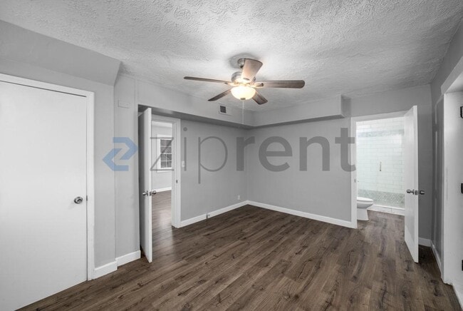 Building Photo - Unit 1