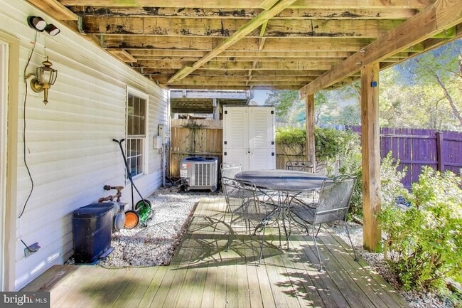 Building Photo - 17505 Longview Ln