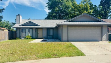 Building Photo - Spacious 3bed/2bath home in Antelope