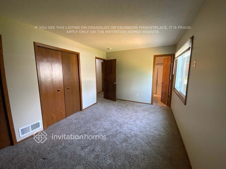 Building Photo - 6840 Penamint Ln